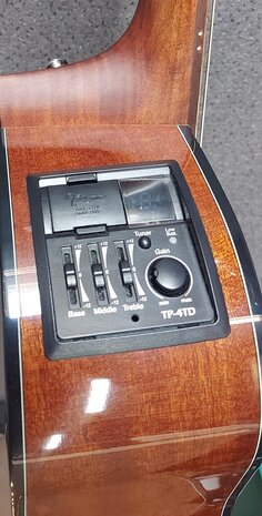 Takamine GD30CENAT electro-akoestische Dreadnought met cutaway