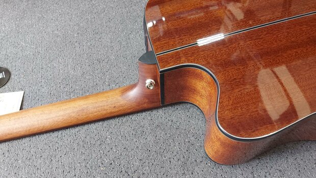 Takamine GD30CENAT electro-akoestische Dreadnought met cutaway