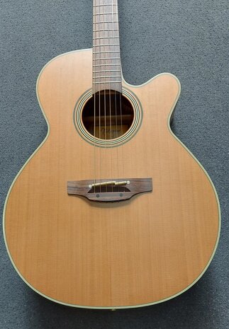 Takamine EN40C NEX Cutaway Electro