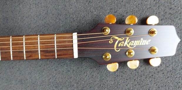 Takamine EN40C NEX Cutaway Electro