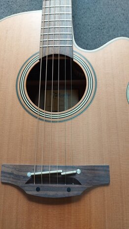 Takamine EN40C NEX Cutaway Electro