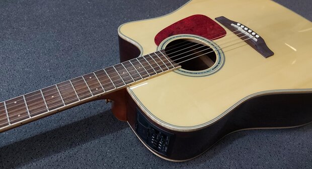 Takamine GD71CENAT electro-akoestische Dreadnought met cutaway