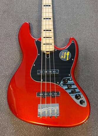 Sire Marcus Miller V7 Vintage 4-snarige basgitaar, helder metallic rood