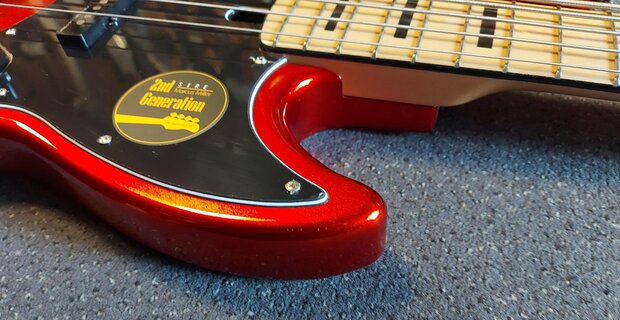 Sire Marcus Miller V7+ Vintage alder 5-string bass guitar bright metallic red