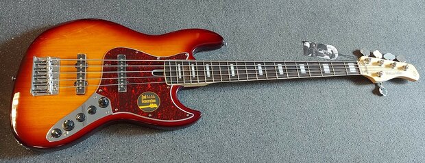 Sire Marcus Miller V7+ alder 5-string 2nd gen bass guitar tobacco sunburst