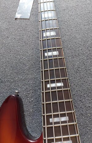 Sire Marcus Miller V7+ alder 5-string 2nd gen bass guitar tobacco sunburst