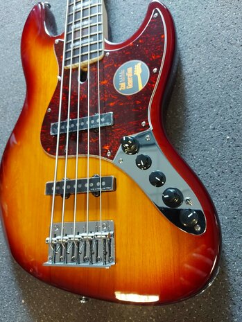 Sire Marcus Miller V7+ alder 5-string 2nd gen bass guitar tobacco sunburst