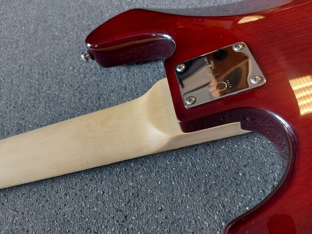 Sire Marcus Miller V7+ alder 5-string 2nd gen bass guitar tobacco sunburst