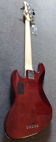 Sire Marcus Miller V7+ alder 5-string 2nd gen bass guitar tobacco sunburst