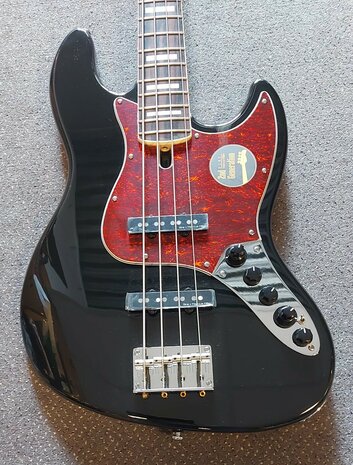 Sire Marcus Miller V7+ 2nd Gen Series 4-snarige basgitaar, zwart / black