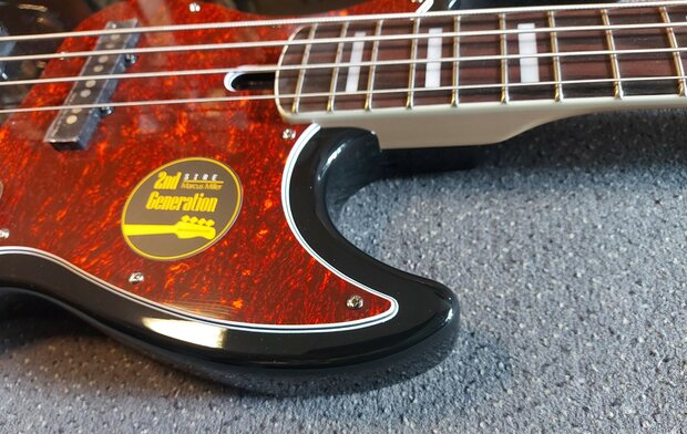 Sire Marcus Miller V7+ 2nd Gen Series 4-snarige basgitaar, zwart / black
