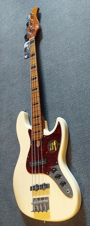 Sire Basses V5 Series Marcus Miller basgitaar, Vintage White