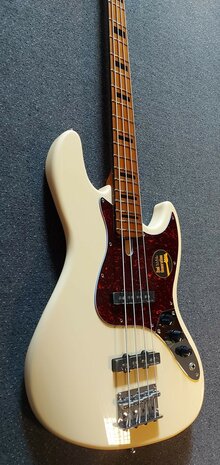 Sire Basses V5 Series Marcus Miller basgitaar, Vintage White