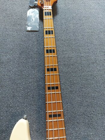 Sire Basses V5 Series Marcus Miller basgitaar, Vintage White