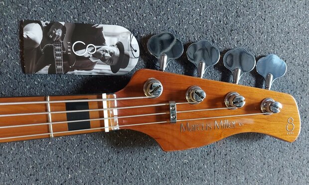 Sire Basses V5 Series Marcus Miller basgitaar, Vintage White
