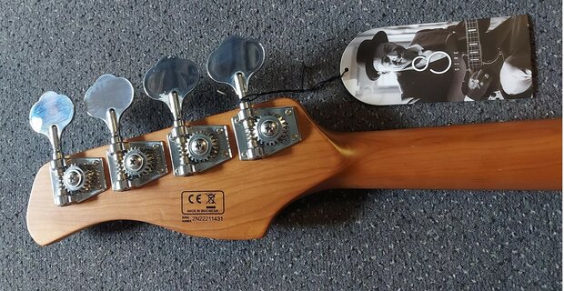 Sire Basses V5 Series Marcus Miller basgitaar, Vintage White
