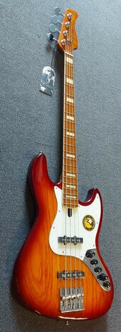 Sire Basses V8 Marcus Miller swamp ash 4-string active bass guitar, sunburst