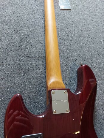 Sire Basses V8 Marcus Miller swamp ash 4-string active bass guitar, sunburst
