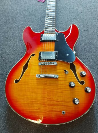 Sire H7 Series Larry Carlton electric archtop, Cherry Sunburst