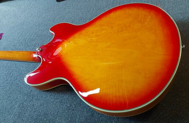 Sire H7 Series Larry Carlton electric archtop, Cherry Sunburst