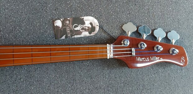Sire Marcus Miller V5 fretless alder 4-string passive bass guitar natural