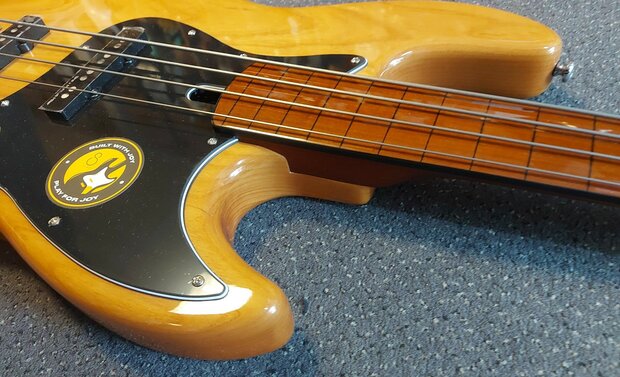 Sire Marcus Miller V5 fretless alder 4-string passive bass guitar natural