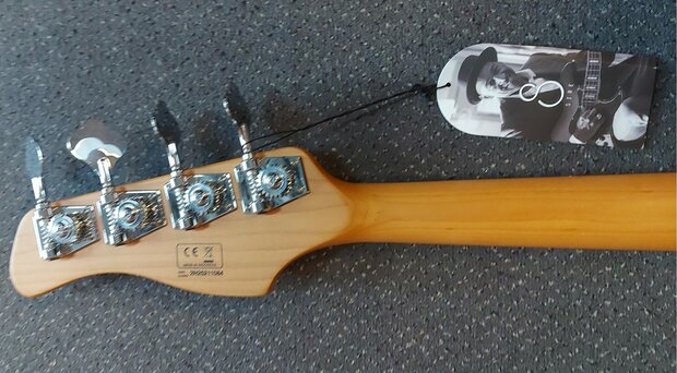 Sire Marcus Miller V5 fretless alder 4-string passive bass guitar Tobacco Sunburst