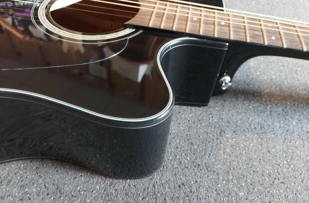 Takamine GD30CEBLK electro-akoestische Dreadnought met cutaway