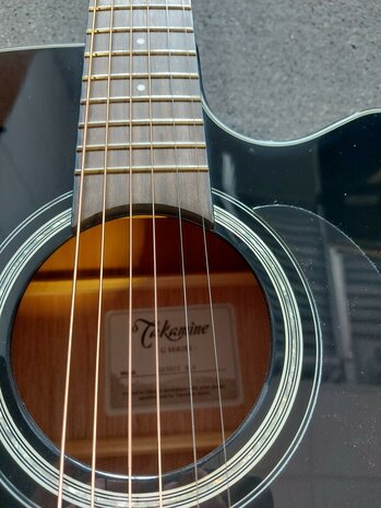 Takamine GD30CEBLK electro-akoestische Dreadnought met cutaway