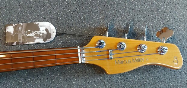 Sire Basses V7+ Series Marcus Miller fretless basgitaar Tobacco Sunburst