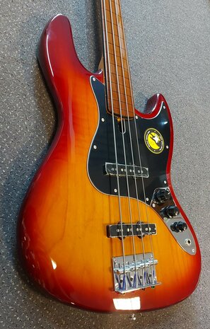 Sire Basses V7+ Series Marcus Miller fretless basgitaar Tobacco Sunburst