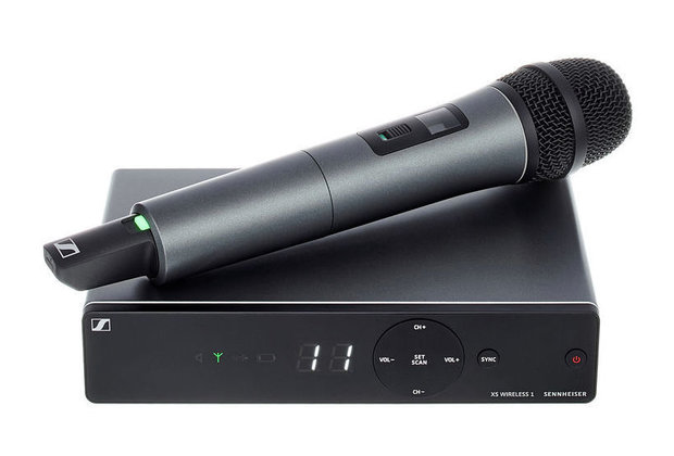 Sennheiser XS Series vocal system with dynamic cardioid e825 microphone voor Nederland