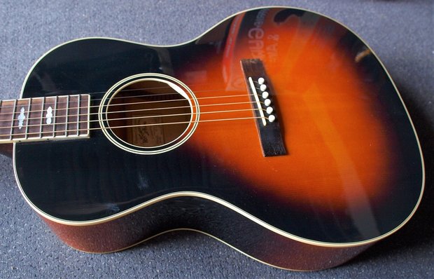 Recording King Acoustic Guitar All Solid Troubadour Sunburst