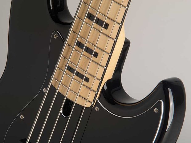 Sire Marcus Miller V7 Vintage alder 4-string bass guitar black