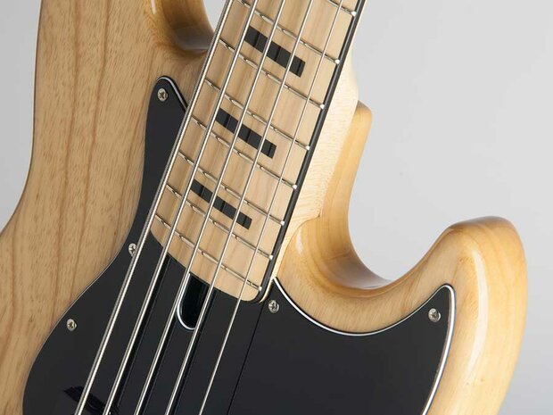 Sire Marcus Miller V7 Vintage swamp ash 5-string bass guitar natural