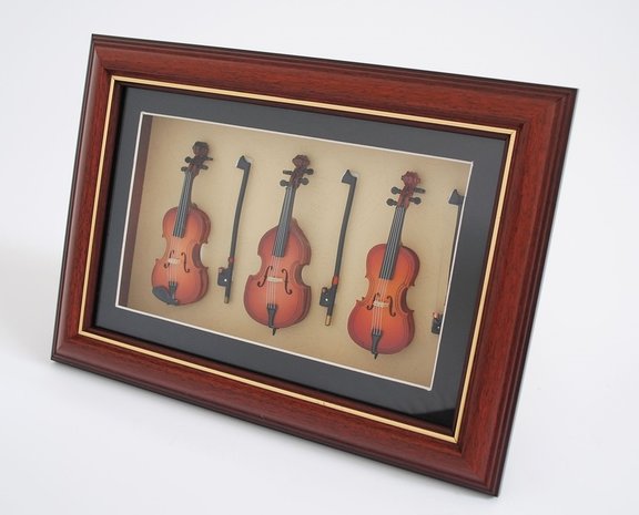 Miniatuur viool, cello en bas in lijst