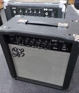 SX-BA1565-elektrische-basgitaarversteker