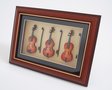 Miniatuur-viool-cello-en-bas-in-lijst